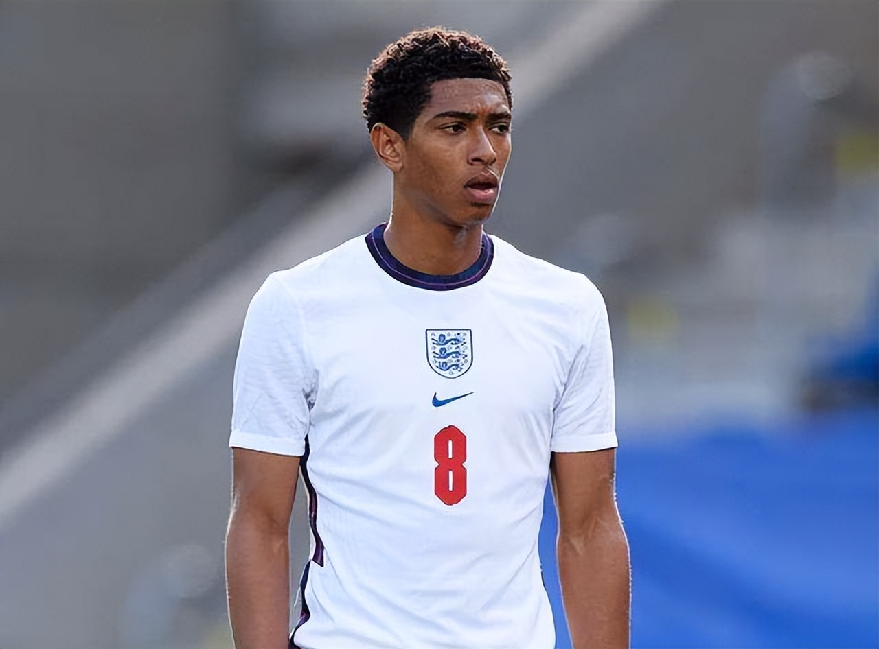 阿坎吉：齐沃很重视沟通和我们很亲近；希望世界杯对阵意大利（阿坎吉：齐沃注重沟通，与球队关系融洽；期待世界杯碰上意大利）