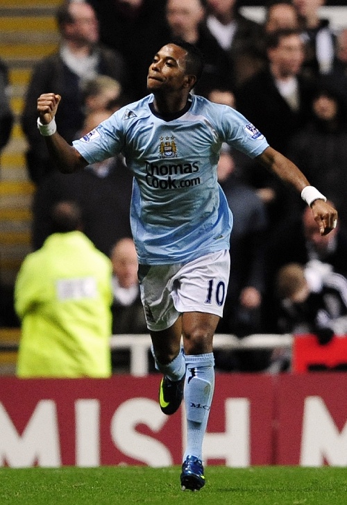 萨里：我们赢米兰是合理的；因西涅就像我儿子，俱乐部会决定（萨里：击败米兰合情合理；因西涅如我儿子，去留由俱乐部定夺）