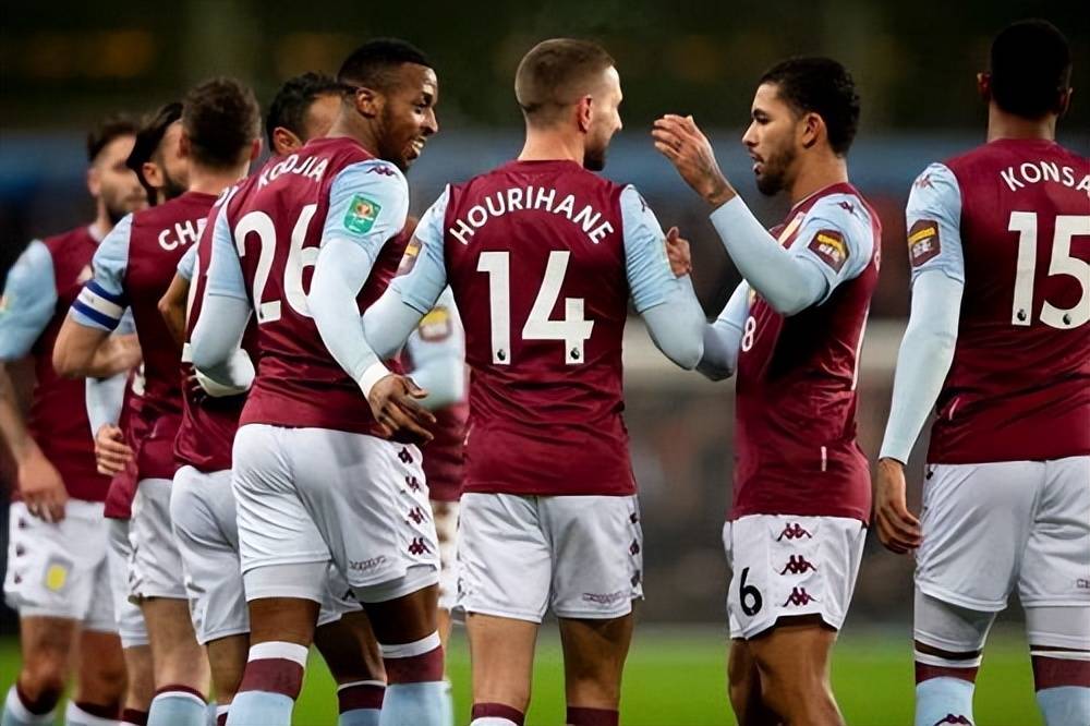 哈兰德：1-1的时候詹卢卡-曼奇尼摸我屁股，这激怒了我（哈兰德：比分1-1时詹卢卡-曼奇尼拍我臀部，这让我非常愤怒）