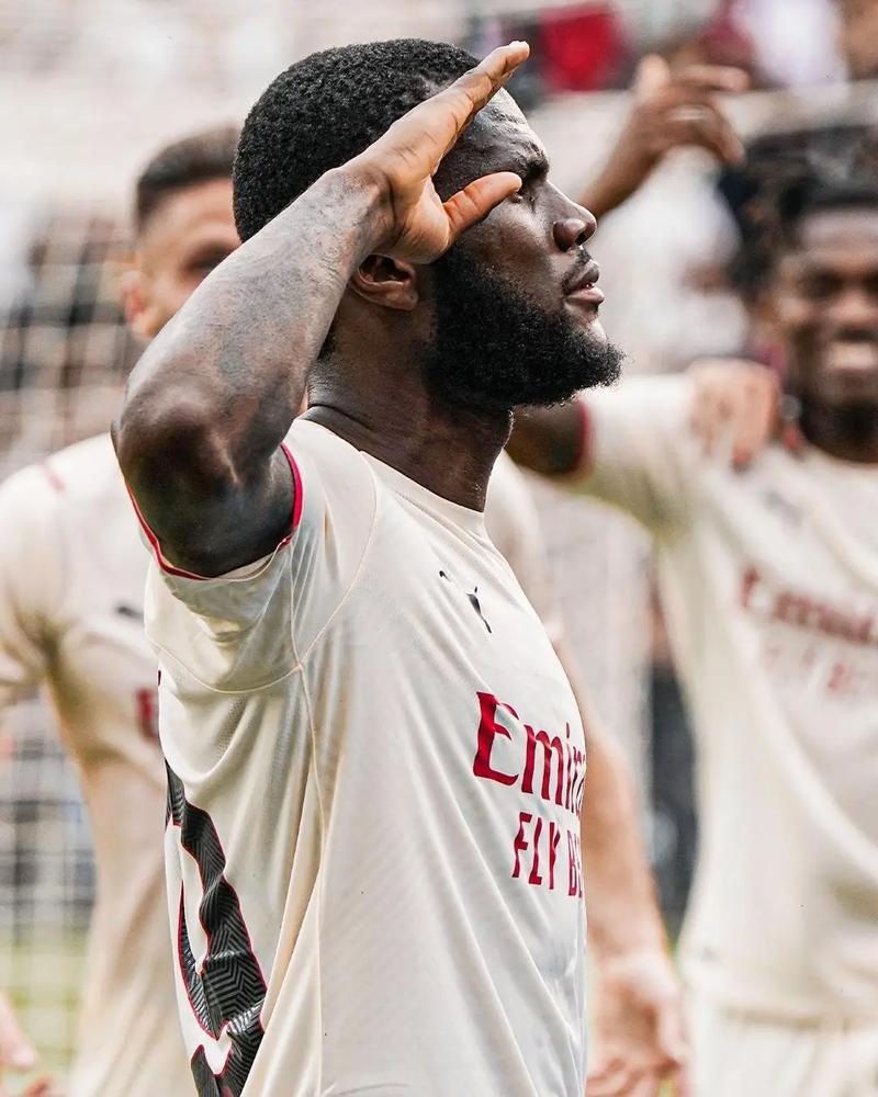 意媒：国米中卫帕拉西奥斯想要重返前东家里瓦达维亚独立（意媒：国米中卫帕拉西奥斯有意回归旧主里瓦达维亚独立）