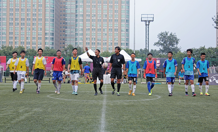 升入U21，阿森纳15岁2米门将发文庆祝并剑指挑战拉亚（阿森纳15岁2米门神升入U21：晒文庆祝，瞄准挑战拉亚）