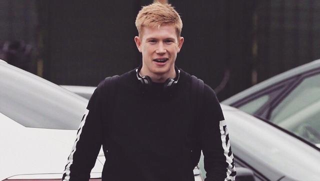 阿莫林劝曼联新帝星留队等待机会，称他是未来! 但确认明年想买人（阿莫林劝曼联新星耐心留队：你是未来，但明年仍计划引援）