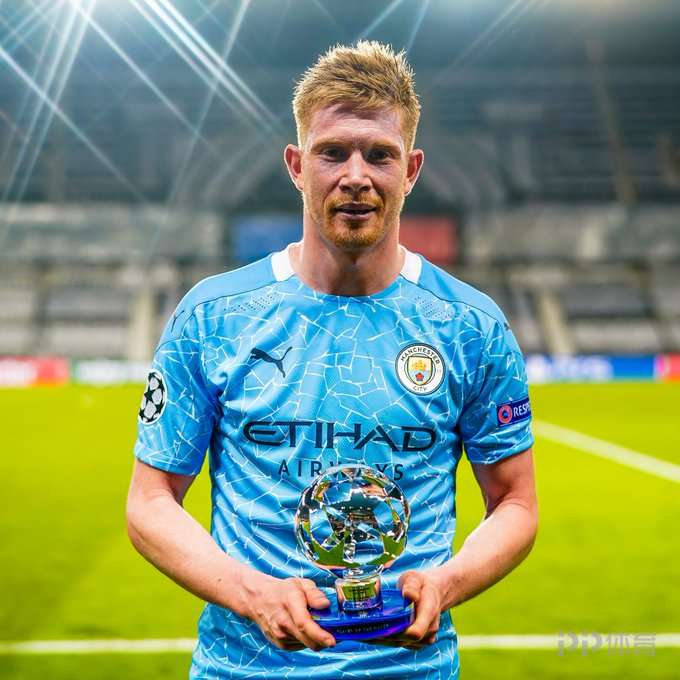 梅西结束印度行，已与家人一同返回阿根廷过圣诞节（梅西结束印度之旅，携家人返阿根廷共度圣诞节）