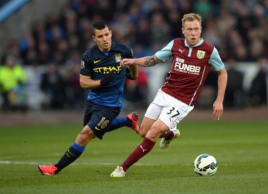 布冯：意大利唯一缺点是偶尔“短路”；无欧战踢是米兰的优势（布冯称意大利仅有短板是偶尔“断电”，米兰因无欧战更具优势）