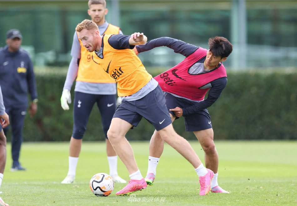 西班牙12岁球员8-0击败女足对手后让她们“去洗碗”，被视作性别歧视（西班牙12岁小将8-0大胜女足后喊“去洗碗”，言论引发性别歧视争议）