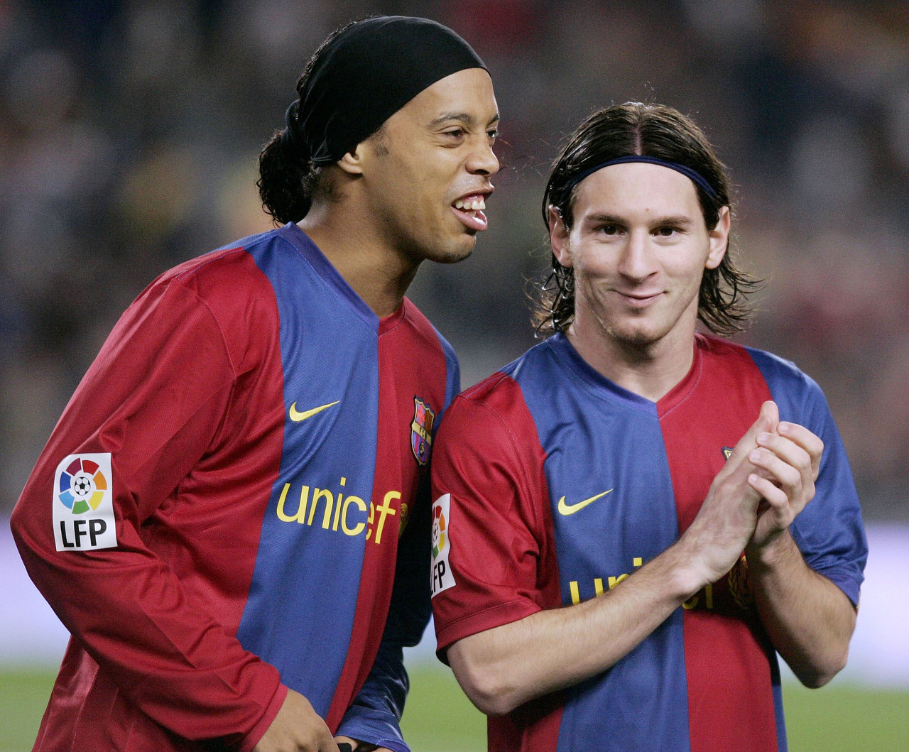 报价超十亿英镑，英媒：派拉蒙获得四年在英国的欧冠转播权（英媒称：派拉蒙以逾10亿英镑拿下英国地区四年欧冠转播权）