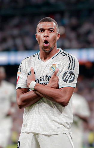 官方：齐达内之子卢卡内收肌受伤，已离开阿尔及利亚队训练营（阿尔及利亚队官方：卢卡·齐达内内收肌受伤，已离开国家队集训营）