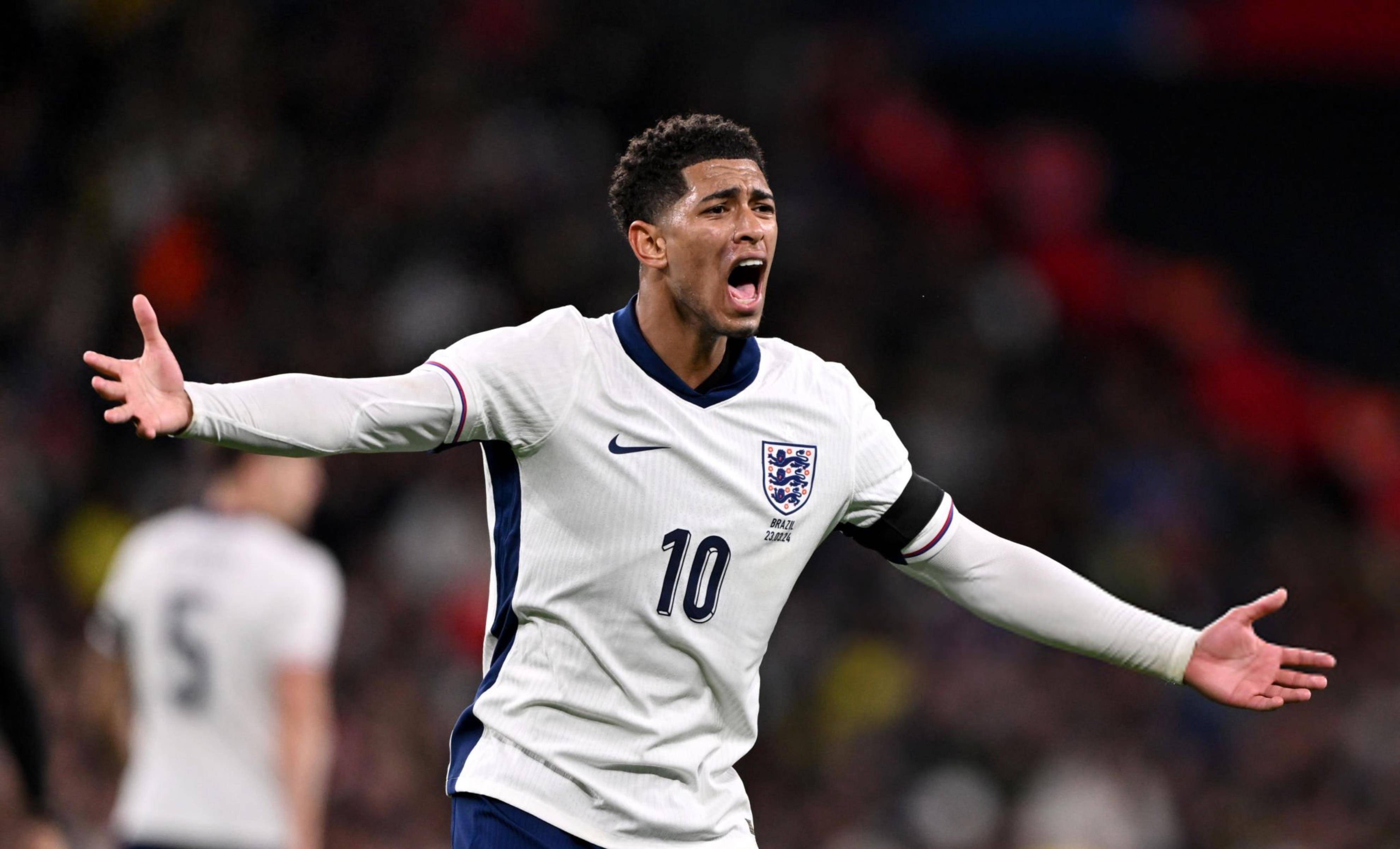 NBA常规赛战报：快船客场险胜雷霆（NBA常规赛：快船做客惊险击败雷霆）